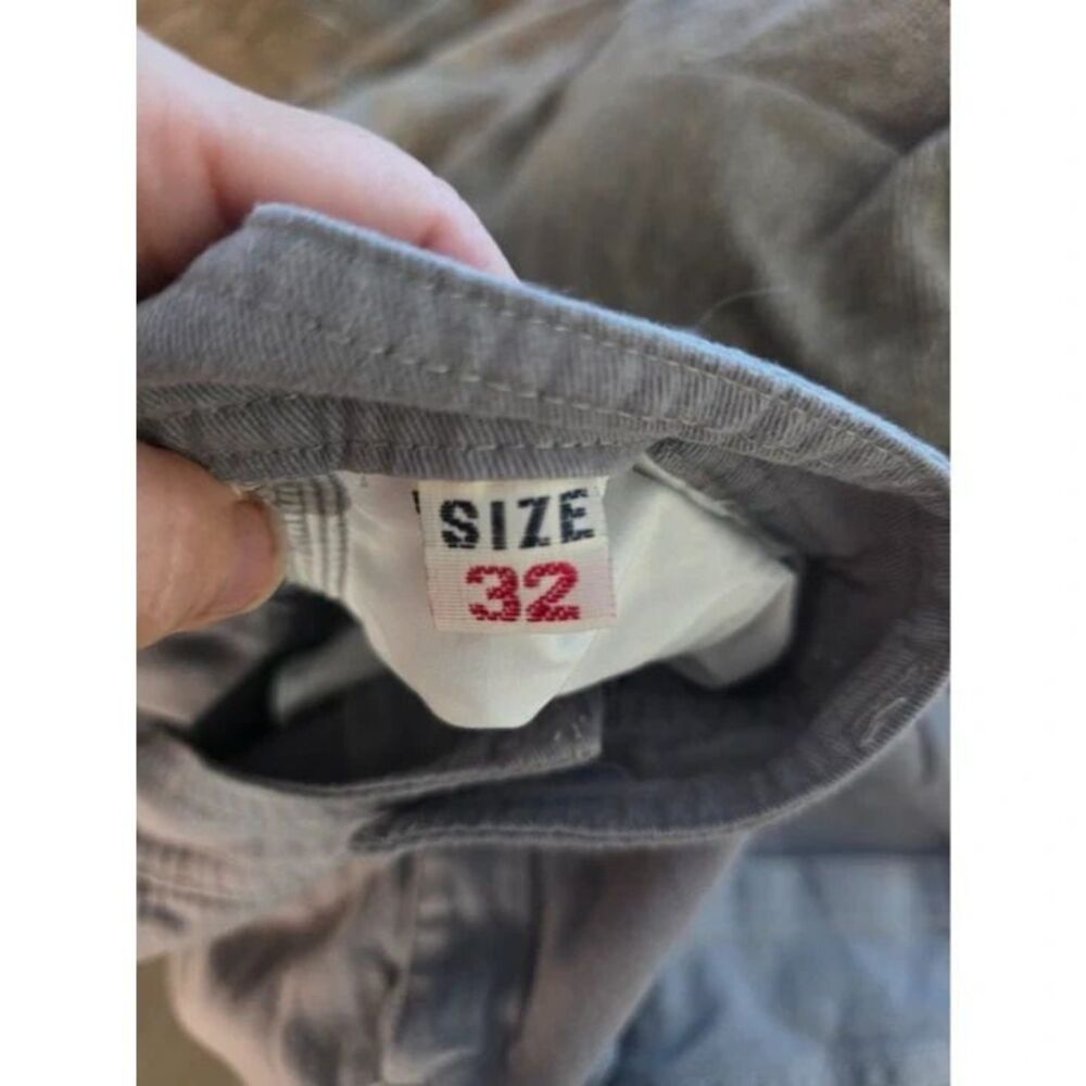 Men's Gray Cargo Shorts - Lightweight Summer Staple - Picture 4 of 5
